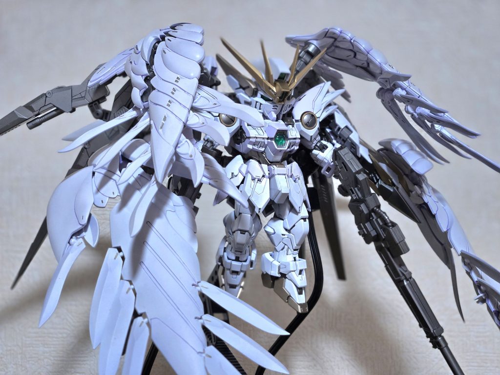 MGSDウイングガンダムゼロをスノーホワイトカラーに塗装してみましたMGのウイングバインダーとドライツバーグを使って追加装備としてみました