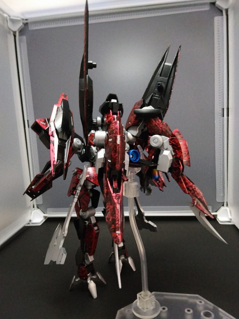 背面ブースターはレギンレイズジュリアの下半身から作成爪先のパーツは鋭角に修正