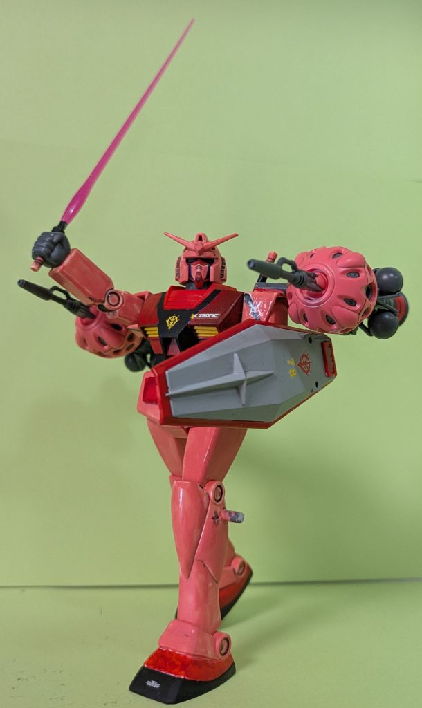 ナガイ「お値段は日本円換算でなんと300円!売り切れ必至!!さあ、君も赤いガンダムを持ってシャア・アズナブル様を応援しよう!スペースノイドの独立を祈って…」