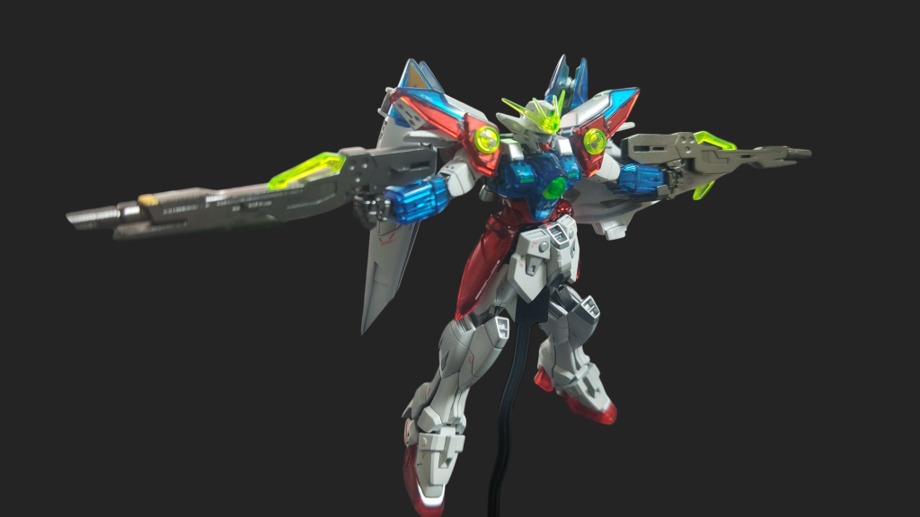 メカニカルコアメッキ風に裏をシルバーで塗装し、フレームはスターブライトアイアン、白はパールコートして、光沢トップコートを吹くことで全体的にギラギラにしています。