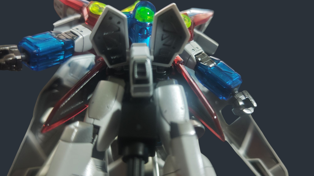 スカートの中は裏打ちを追加してます。羽根の裏側も塗り分けしました。