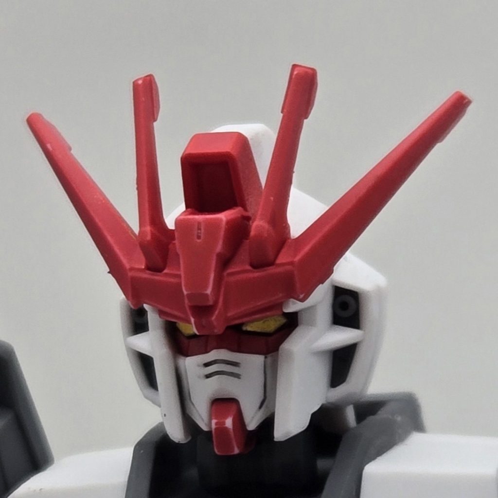 頭部のカラーは日本ダービー・ドバイSCで印象的だった赤帽風にしています。顎が少し擦れちゃってますね…