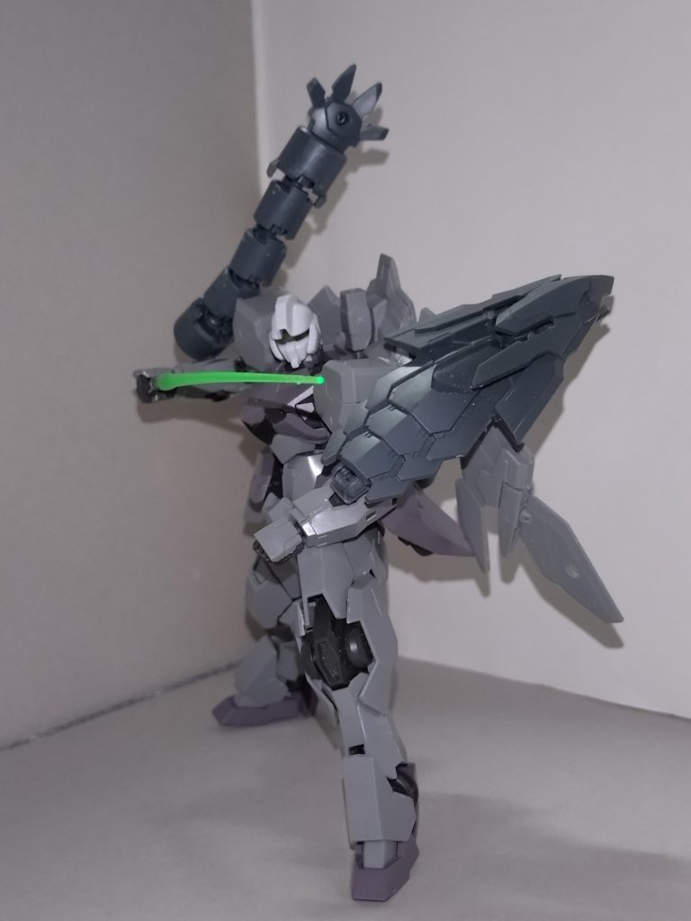 もともとガンヴォルヴァに愛着を持ち、ジムヘッドにした「愛機」をバックパックのみの換装で2度強化してきた燐子。このドラゴノートジムヴォルヴァの、名前通り竜に似たMA形態は、また次回ご覧いただきたい。  〜花咲川女子学園同窓会報より〜