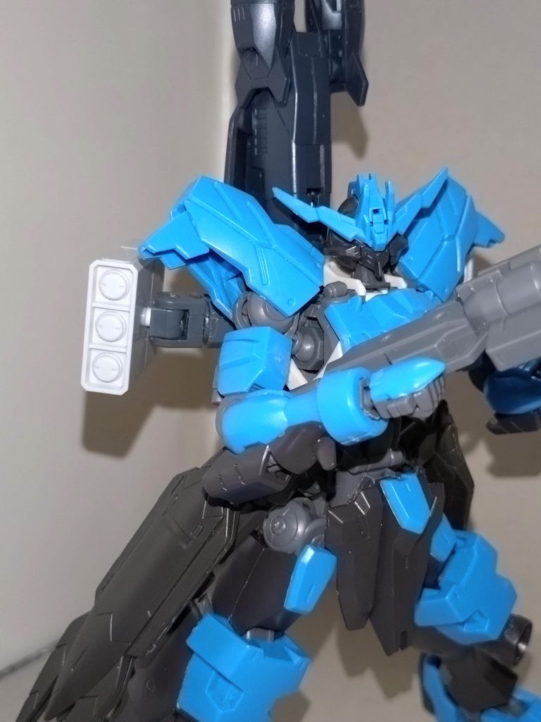 MA-M98　アクアキャットゥス魚雷発射管3連装タイプの魚雷発射管。2基を装備。全弾発射後はロックがかけられ、基地で再装填するまで解除されない。不要の場合は投棄されることも。ましろ「塗らんがけ？」つくし「敵機にバレるから無理」