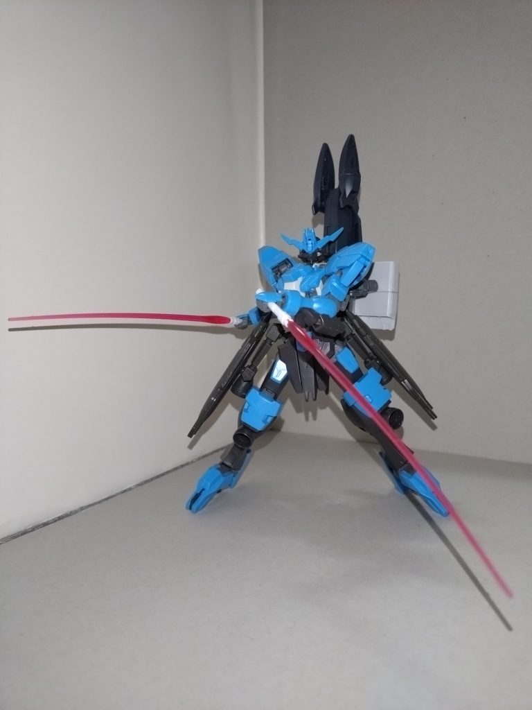 つくし「連結機能は使わないよ」ましろ「ほやね。足にハンターエッジついてるさけ、あえてサーベル連結なんていらんわいね？」