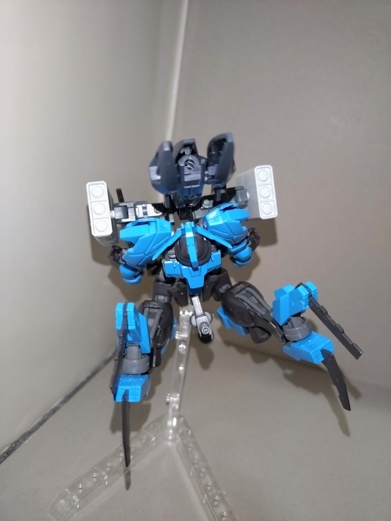 瑠唯「(MS形態で言うところの)股間にビームライフルをマウントって···」つくし「そこにしかつけられなかったんだ」