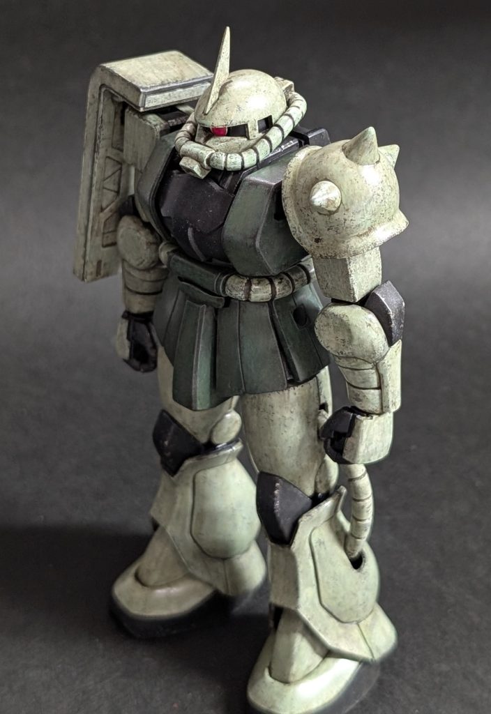 旧キットの筆塗りが楽しくて、もっと上手くなるために清水圭先生の動画を視聴しました。どんどんカッコ良くなっていくスコープドッグに感動して、タイミング良く頂いたザクでチャレンジしてみました。