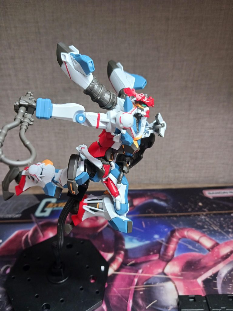 このジークアクスは主人公のマチュのほかに先程あげたエグザべ少尉や後ほどジフレドのパイロットになったニャアンなどが搭乗する