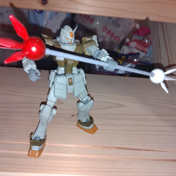 思うままに中の人を作ってみました。色は懐かしのGFFフルアーマーガンダムの中の人をイメージしたんですが、何だか汚ねぇ色に笑と、過去作からぶん取って、勢いで作ったツインビームジャベリン！絶対に使いにくい！（3枚目）