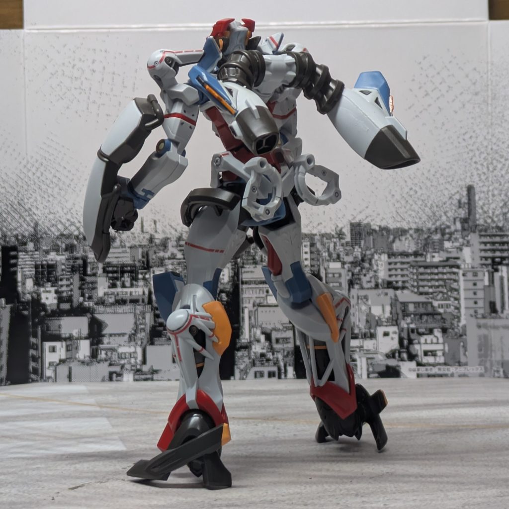 設計段階から脱アナハイムを目指したコンセプトであり、これまでのMSからは想像もつかないほどの軽装甲だか、強力なブースターとそこから生み出される高出力高機動に耐える強固なフレーム、そして、これまでアナハイムの専売特許であったサイコミュ兵装実装によって戦闘試験ではΩサイコミュ停止状態でアグレッサーのジェガンおよびリ・ガズィを圧倒するなど優れた機体となった。しかし、肝心のΩサイコミュの性能に関しては戦闘試験でアグレッサージェガン5機を瞬殺するもパイロットが意識不明となり試験中止。代理パイロットはΩサイコミュ自体起動できないなどフルスペックを発揮できず、技術研究開発本部グラナダ工廠に試験中断のまま保管されていた。しかし、UC.0095.10月。第二次ネオ・ジオン抗争終結直後に行方不明となっていた高機動試験機RX-78-X00がサイド6で発見された事で状況が変わった。