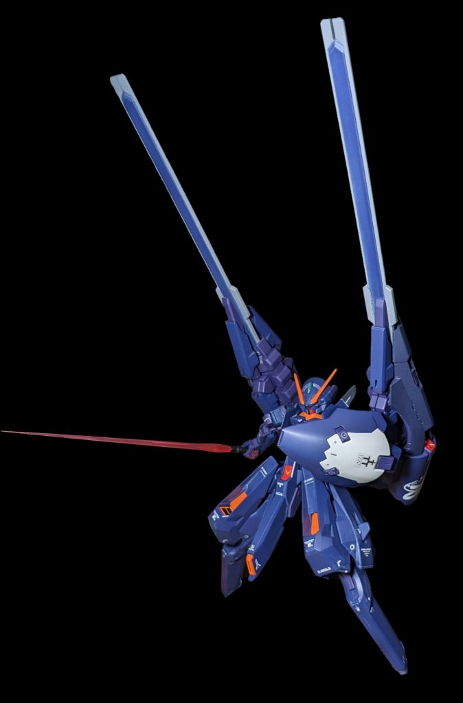 このシールド、意外と融通がきかずいい感じの向きにしようとすると腕の向きがめちゃくちゃになってしまうのが残念