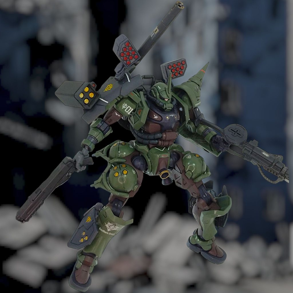 バックパックと肩シールドにハードポイントがあるので、モリモリにできます(zaku-kao6)