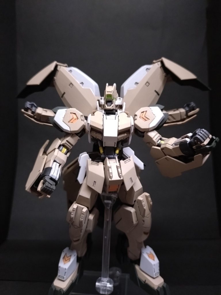 なんだか蜘蛛みたいですね🕷️持たせる武器を探さなきゃ🔫