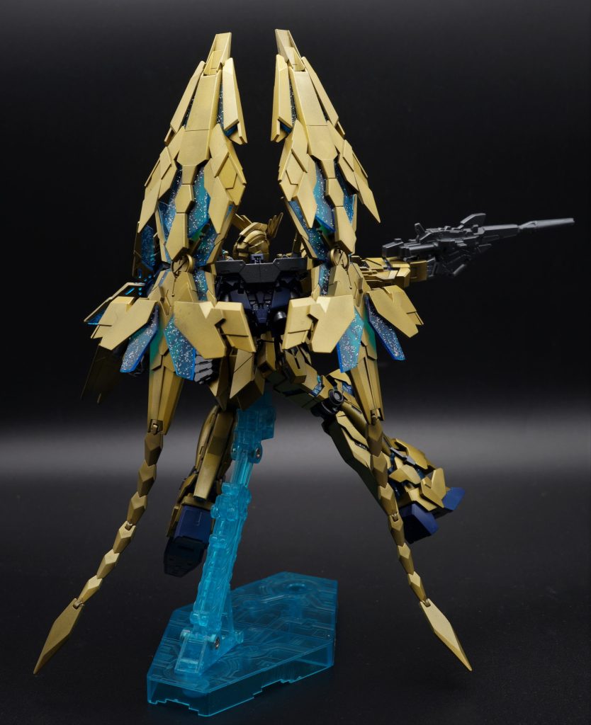 HGフェネクス全塗装–5枚目/制作者：あるむ