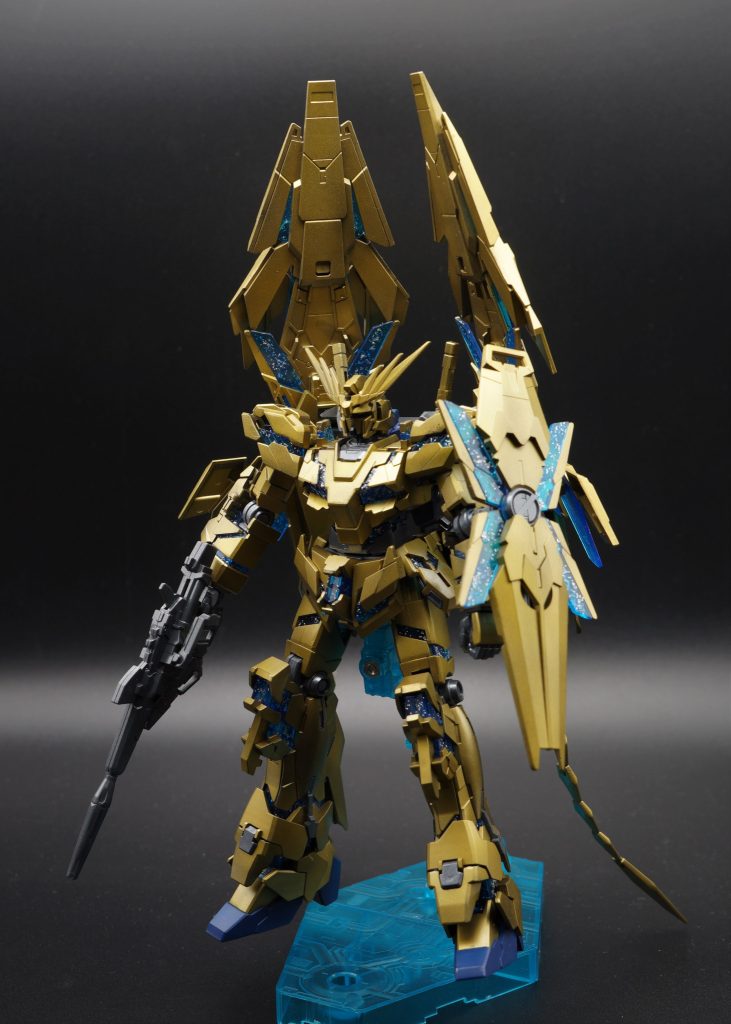 HGフェネクス全塗装–3枚目/制作者：あるむ