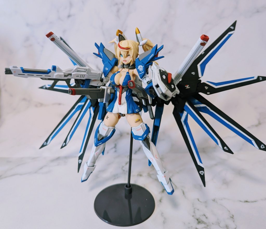 ハイマットフルバーストレールガンはウイングに干渉する為、後ろ側は展開できません…相当無茶な展開をしていますが正直かなり気に入ってます