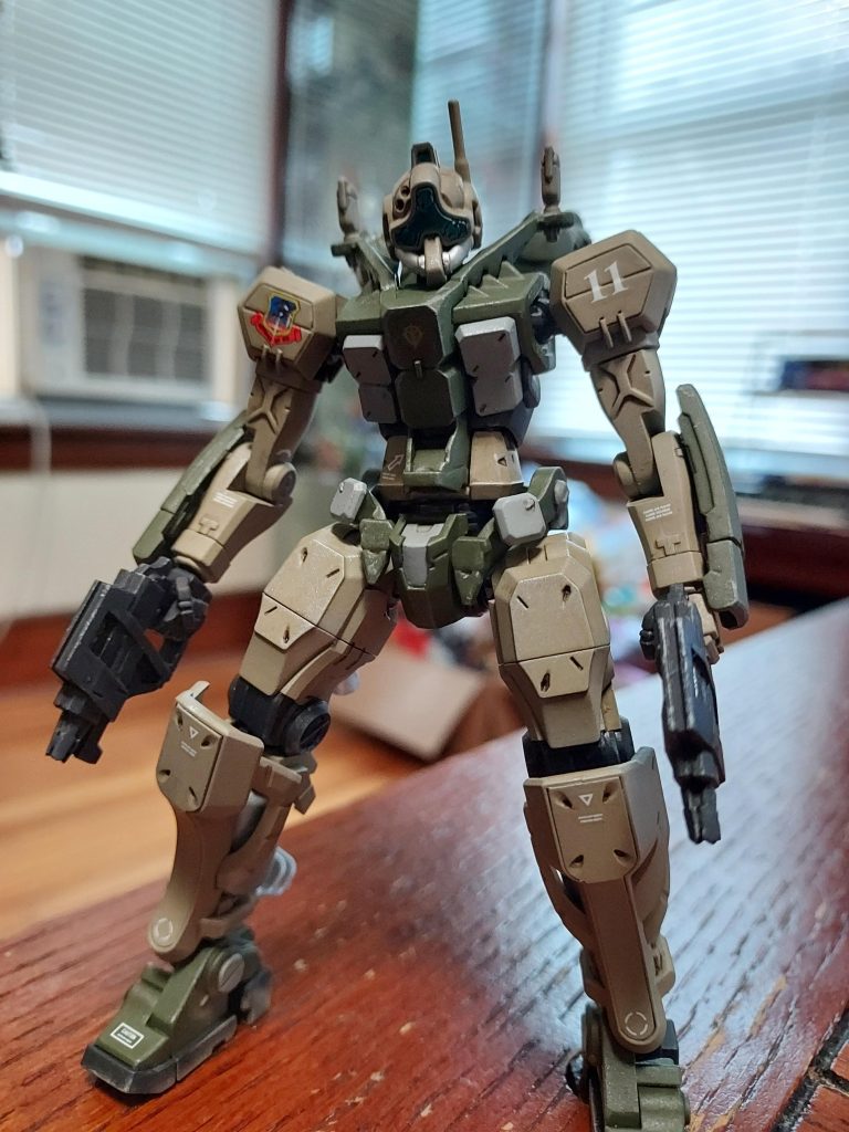 デカールはいくつかの公式バンダイシートから取得しました。