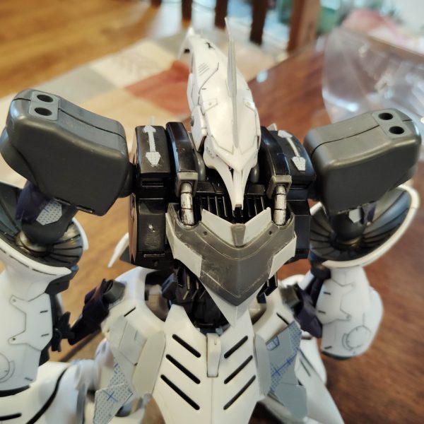 閲覧ありがとうございます！先日のキュベレイダムドの続きです！下半身のディテールアップを行ないましたスジボリの追加やフレア部の別パーツ化をしてみましたHGUCに比べて、部品が大きくこれまで、1年以上間が空いた私には結構やったつもりでも、作業量の割に変わったように感じられません(汗)まぁ、時間を掛けてカッコよくしていこうと思います今日はここまでです（3枚目）