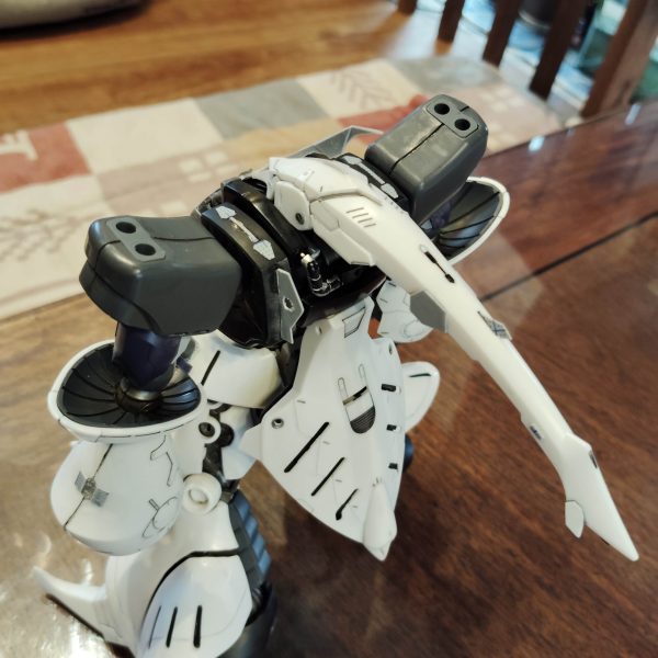 閲覧ありがとうございます！先日のキュベレイダムドの続きです！下半身のディテールアップを行ないましたスジボリの追加やフレア部の別パーツ化をしてみましたHGUCに比べて、部品が大きくこれまで、1年以上間が空いた私には結構やったつもりでも、作業量の割に変わったように感じられません(汗)まぁ、時間を掛けてカッコよくしていこうと思います今日はここまでです（4枚目）