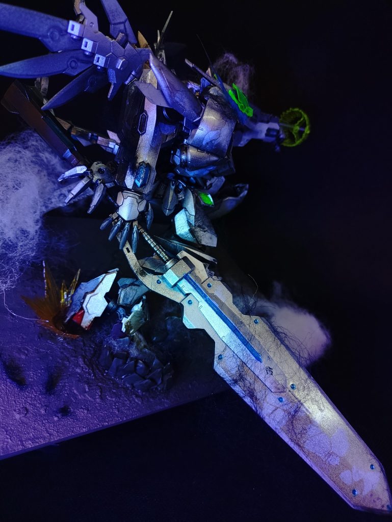 アシタのデカールによりブラックライトで浮き出る文様!