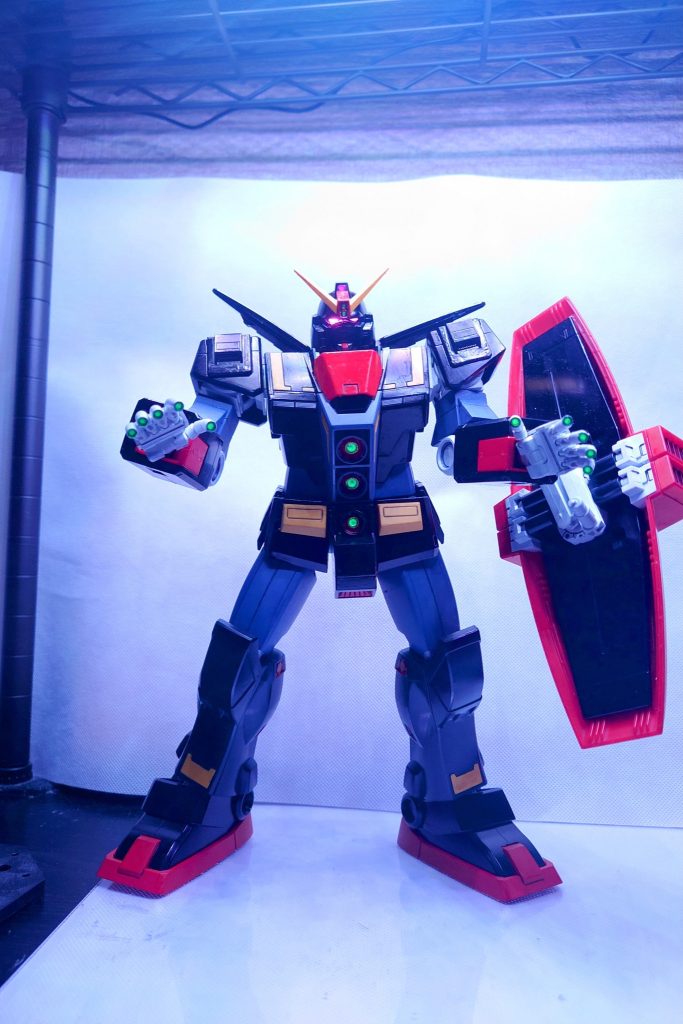 2個入れてみたら欲が出てきてしまって、最初は蓄光で3連拡散メガ粒子砲を光らせてたのですが、こちらもLEDで光らせた方が良くねということで…