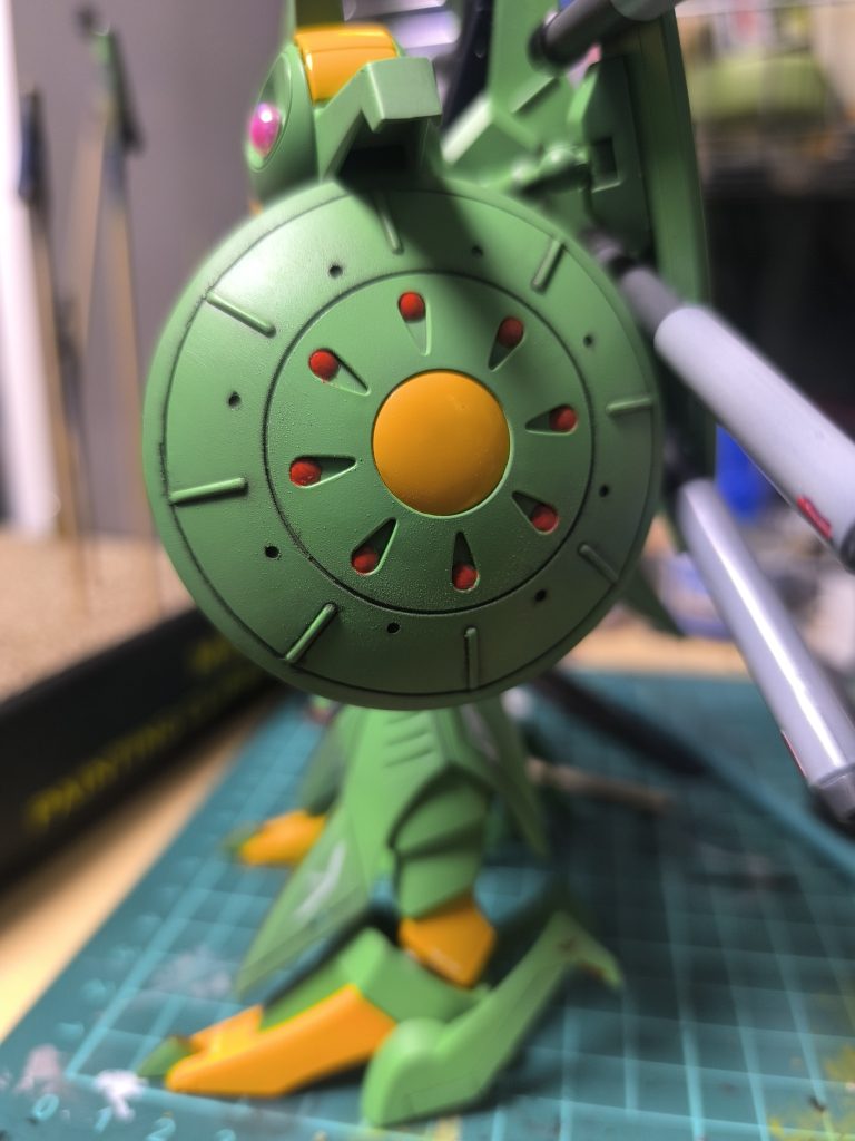 シールドも筋彫り追加で