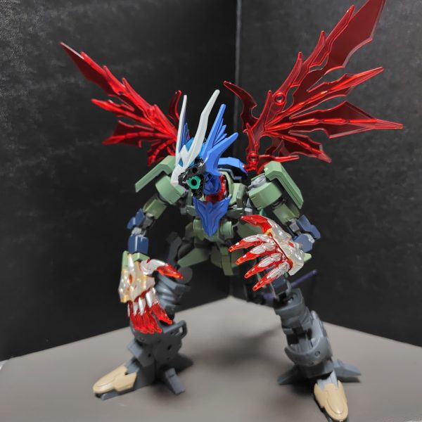 Q.これはガンプラですかね？A.はい、ガンプラです。道を開けなさい。これまで作ってきたガンプラ作品の為にパーツ取りした後のジャンク達を寄せ集めて、ドラゴンを制作中です。以前投稿した鉄血龍シリーズの第3弾になりますね。ベース機はゲイレールにグレイズ、SDのドラゴン、30MMのオプションパーツ等を組み合わせてます。今回のは尻尾も付けてますので、よりドラゴンっぽくなれたかなと思います。さて、このドラゴンのボディカラーは何色にしようかな…？（4枚目）