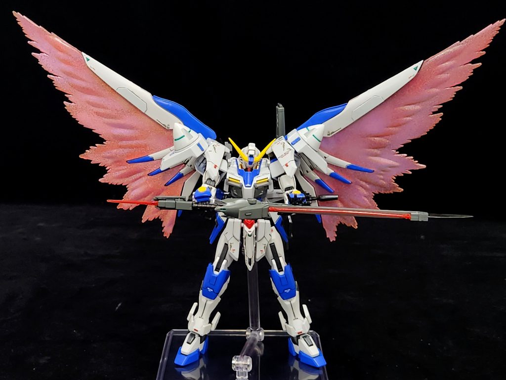 また、太陽炉搭載のため、トランザム発動状態も可能。光の翼と同時に使用する事で、とてつもない機動性を発揮できる。といったif機体です!