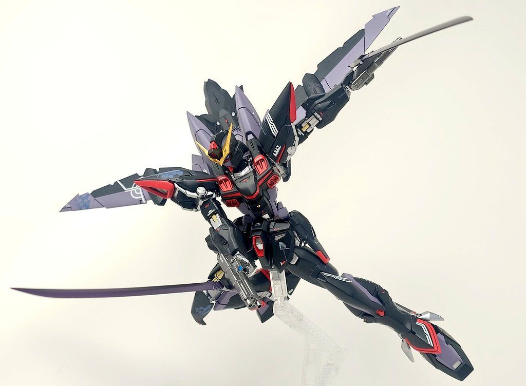 ポージング②刀でズバっと斬り伏せる感じで