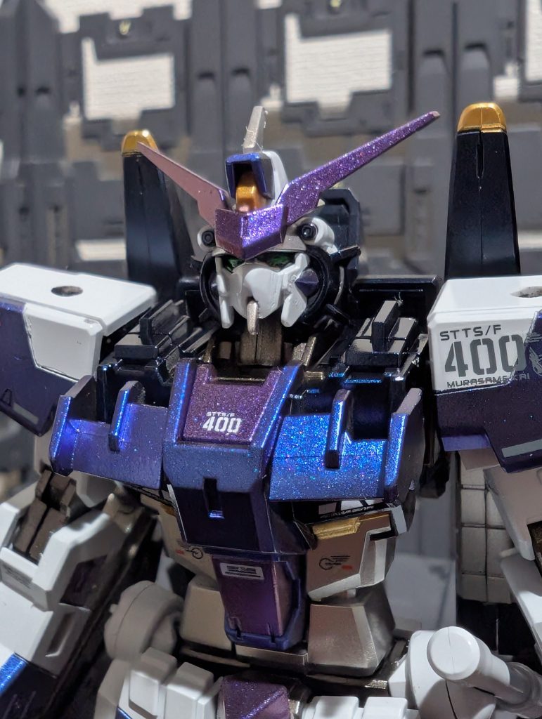 マスクのスリット埋めてイメージ変えてみました。