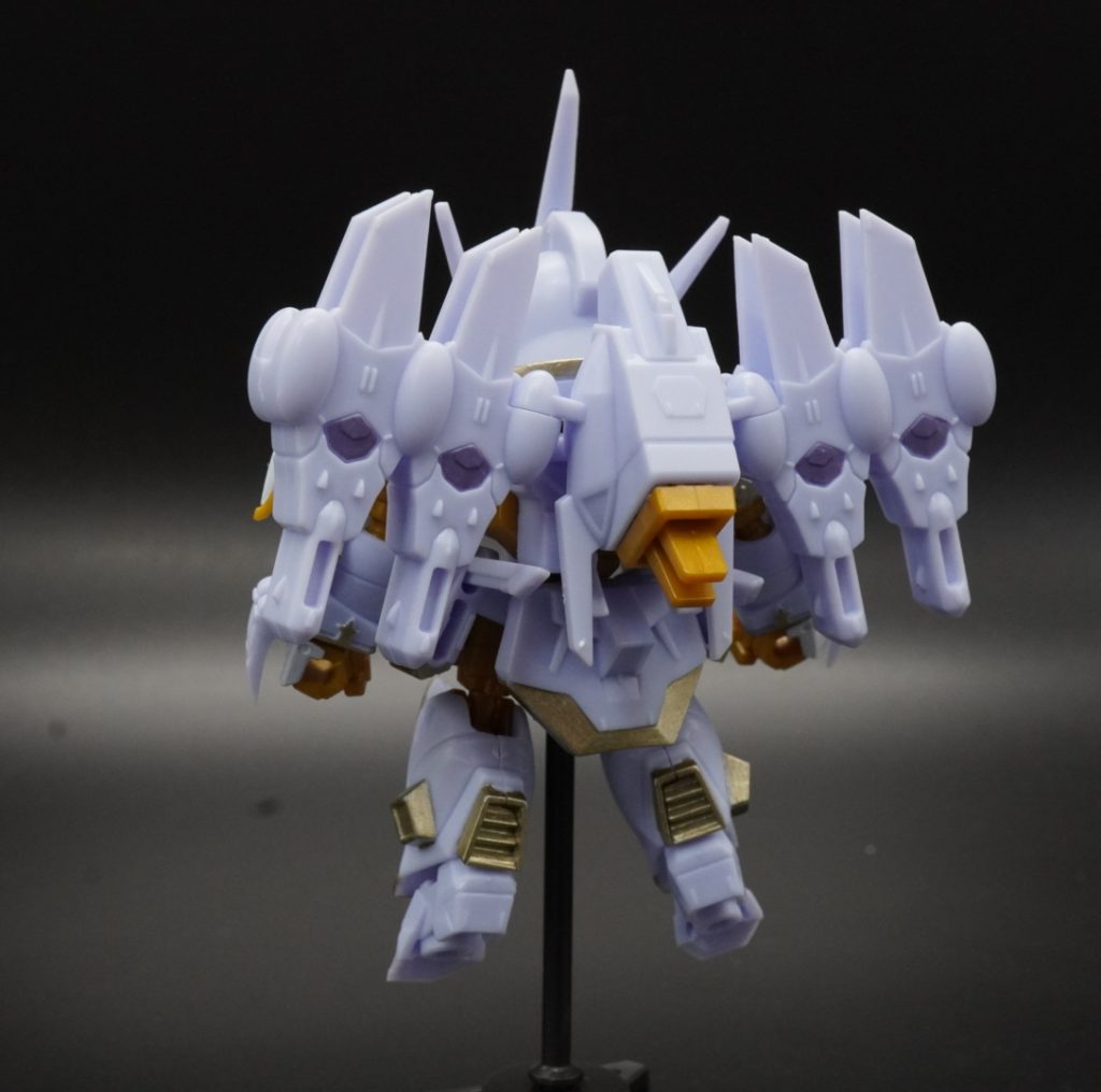 足のダクト部も塗装。