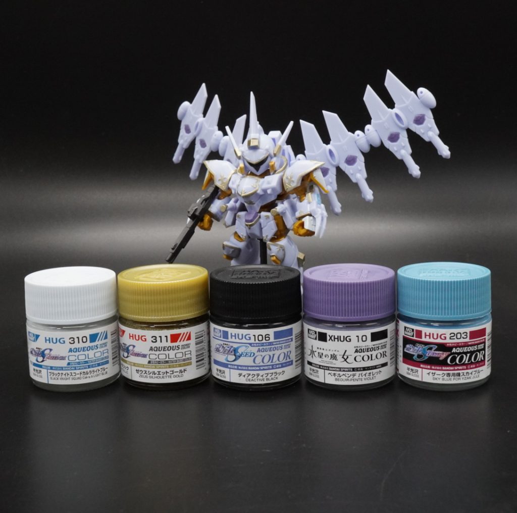 使用した塗料です。すべて、水性ガンダムカラーです。ゴールド以外は、半光沢塗料です。