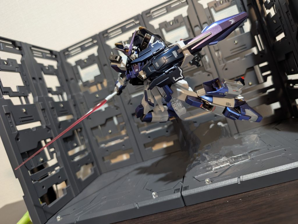 サーベルアクションポーズ