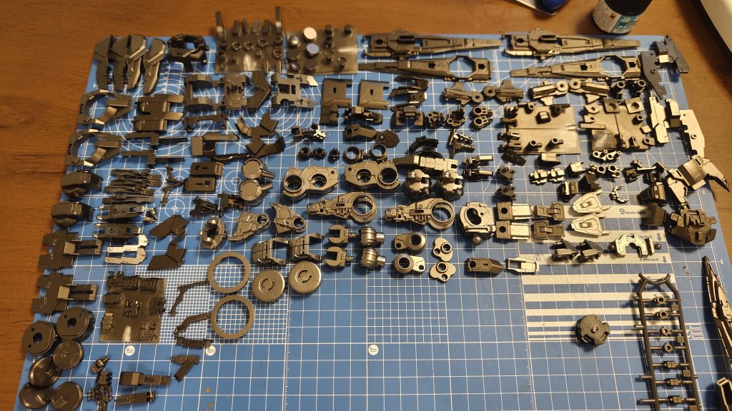 フレームのパーツ数よ