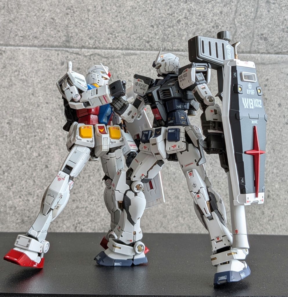 我が家の狭いディスプレイ環境の事情から並べて飾る隙が無いので世代交代の様子です（笑）