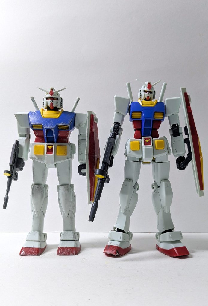 HGと比較。旧キット風のプロポーションの方が不思議と安心感があって良い。