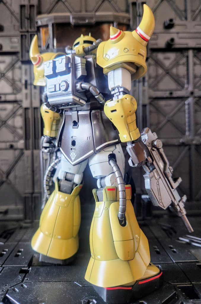 全然見えませんがバックパックのスラスターも３重にしました。本当に目立たないですね。