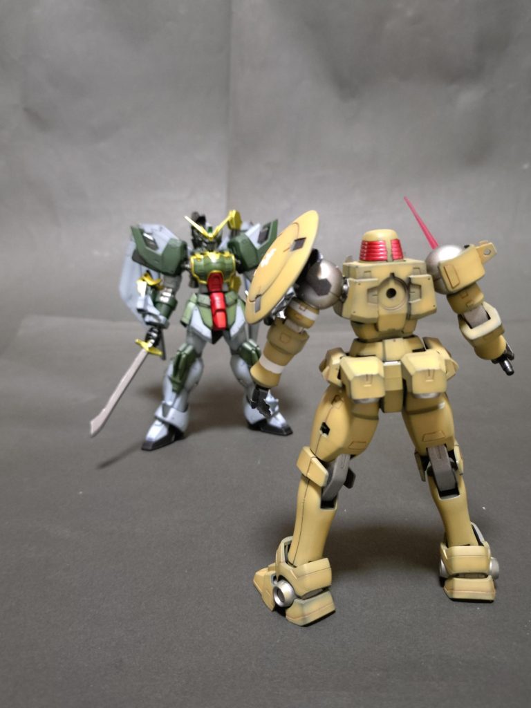 『あれは、ガンダム‼️なぜここに？』