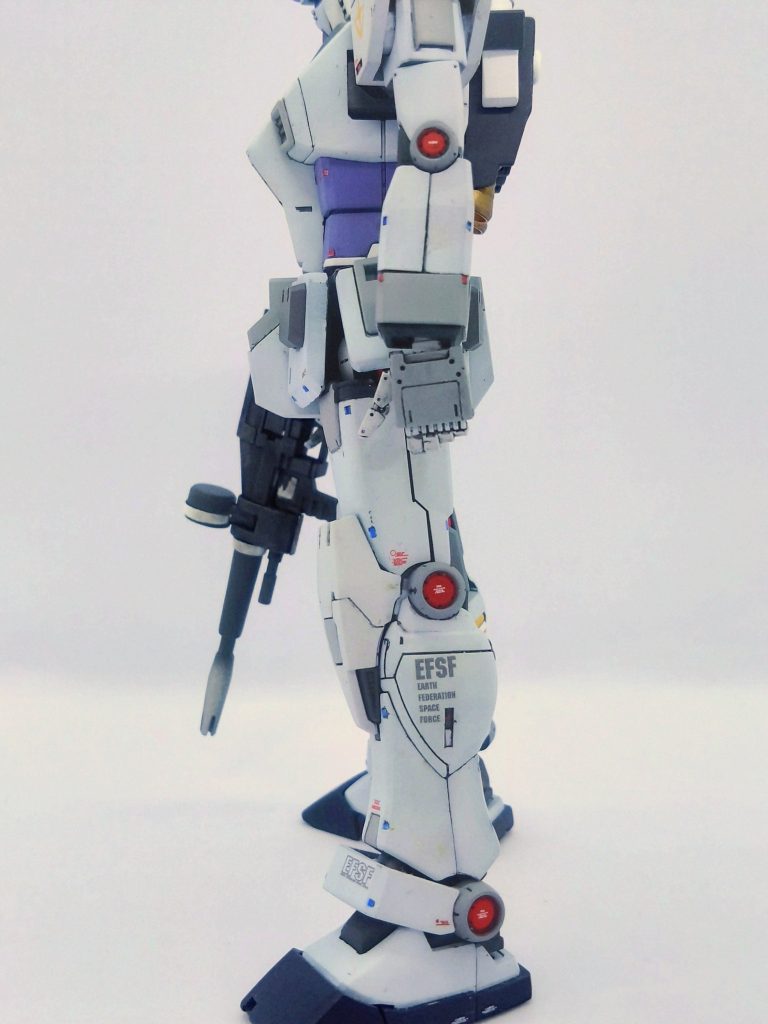 関節の丸の中にデカールを貼りました。今回のお気に入りポイントです✨