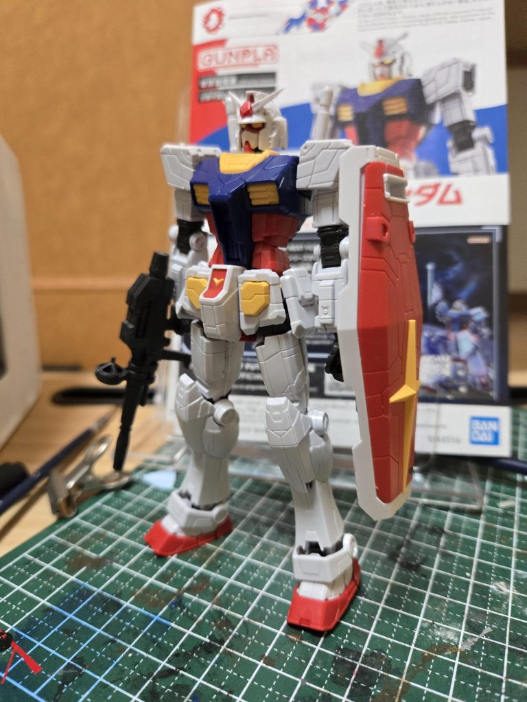 ぱち組まで、この後資料見ながら装甲塗り分けとか膝の赤、緑とか塗ってみました 