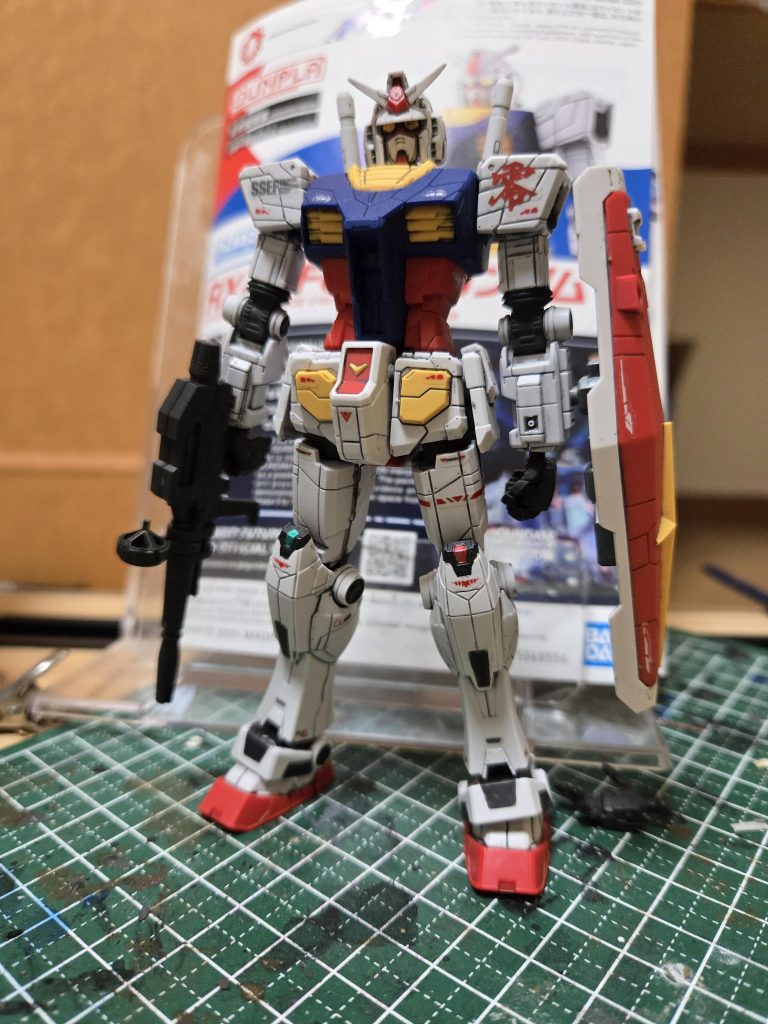 ぱち組、部分塗装、百均シール貼って、つや消し吹いてスミイレです。