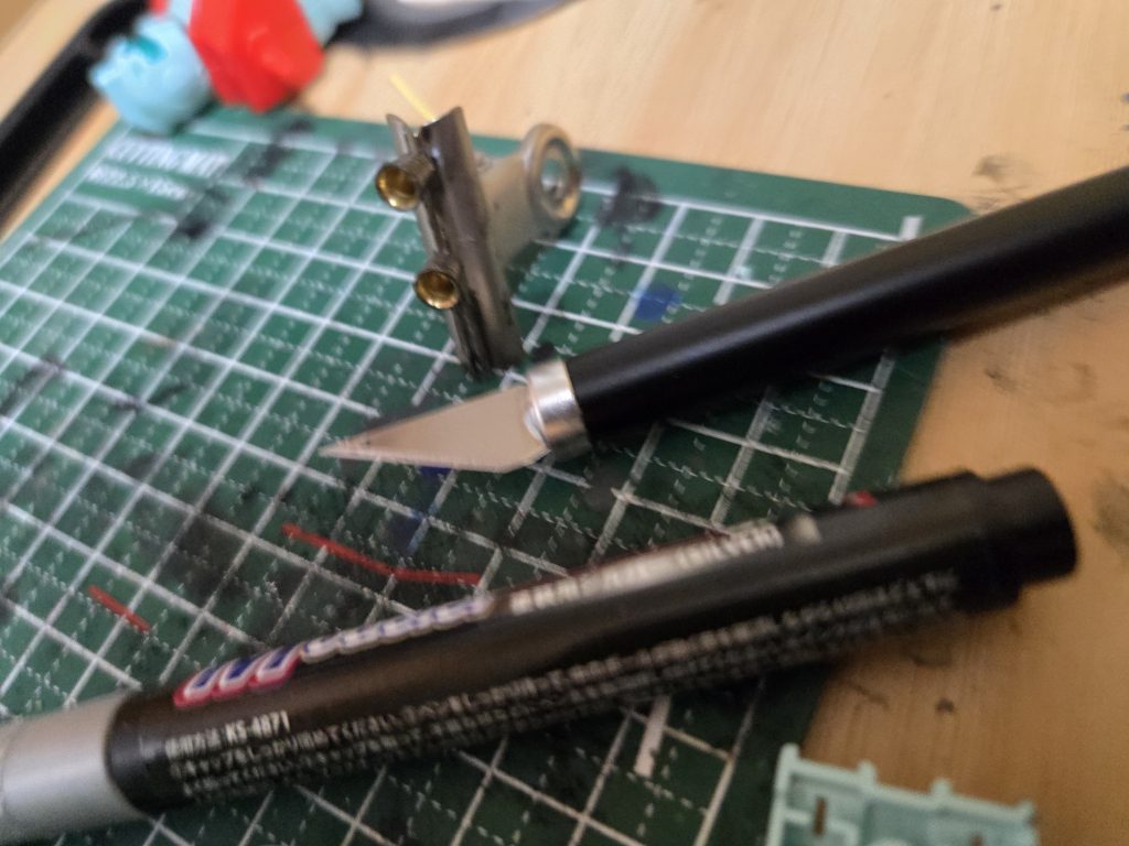 古いキットでバーニアもっさりしてたのでフチをナイフで削り