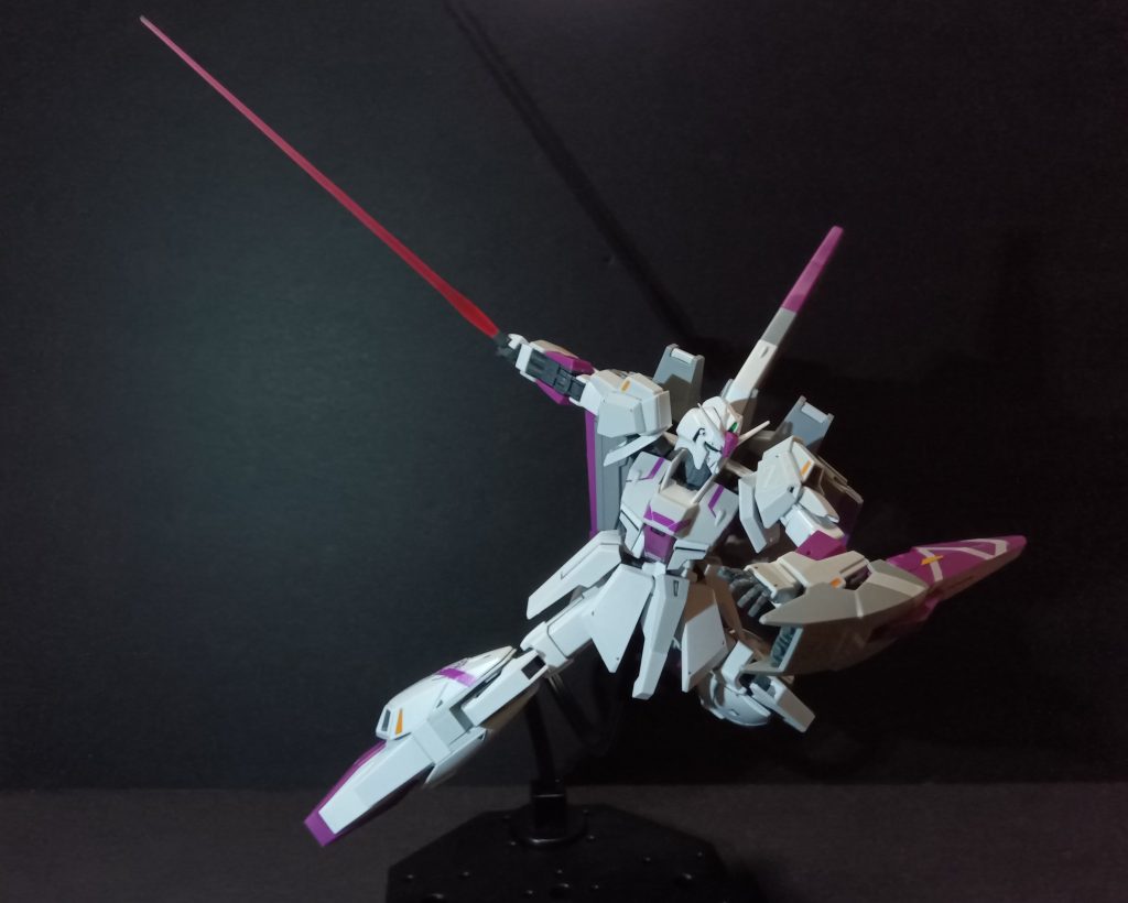 ビーム・サーベル粒子感を出すためにヤスリました。