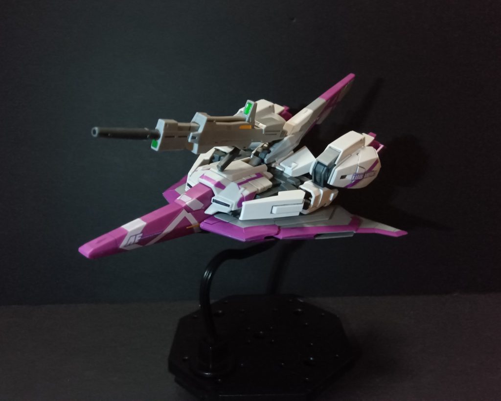 ウェイブライダー形態差し替えでの変形ですが、その分綺麗にまとまってくれるので個人的には差し替え変形がお気に入り。