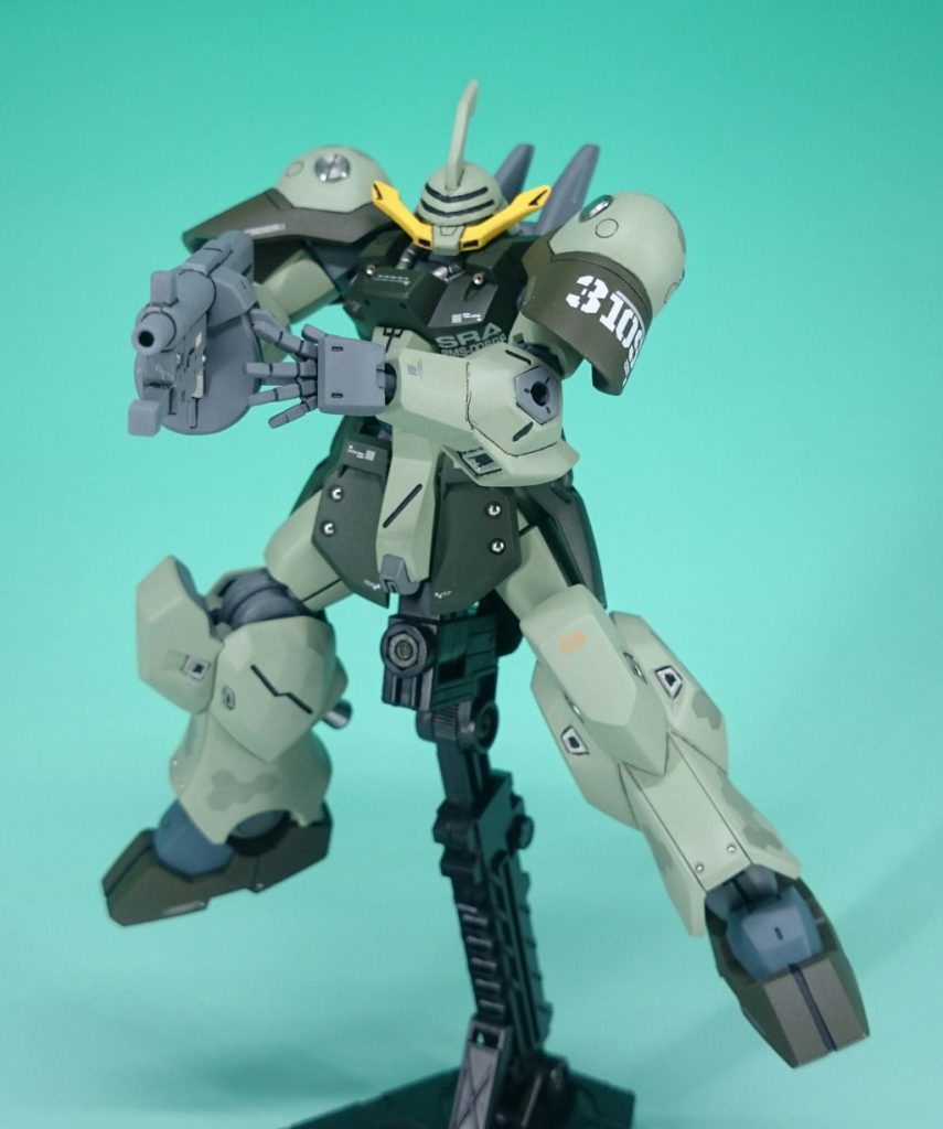 頭部と肩、フロントスカートのみがジェニスですが、非常に良く馴染み違和感がありません。