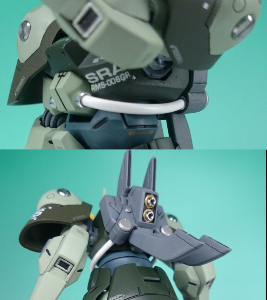 キットではバックパックから脇腹を通って前まで繋がるパイプ状のモールドがあるので、それを再現する為にフレキシブルチューブを配置しました。