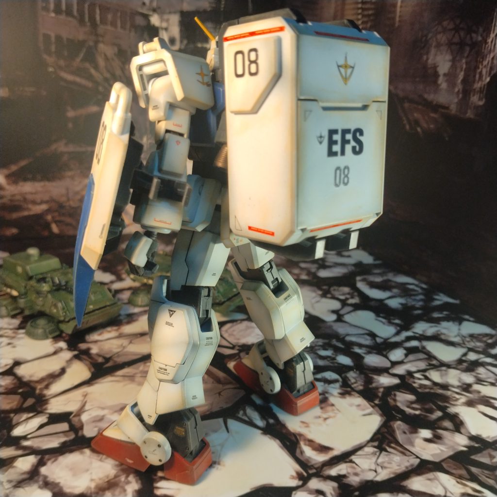 今回は写真撮ってませんが!コンテナにはちゃんと武器をなおすことが出来たりなかなか良く出来たキットだと思いました!😀