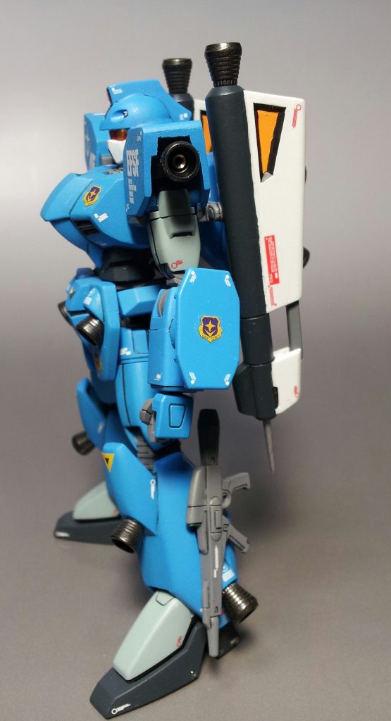 各部のバーニアはキットのは切り離し、HGキットで使わず余ってたバーニアや、コトブキヤ、WAVE等のバーニアに置き換えています。