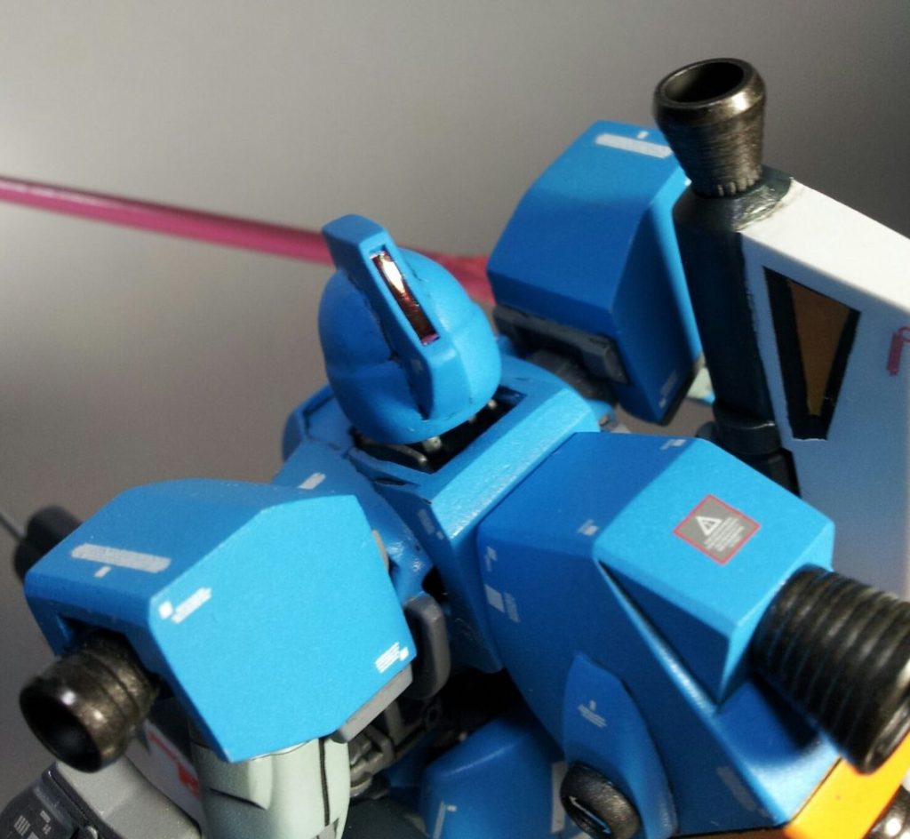 頭部センサー類はラピーテープを貼ってあります。