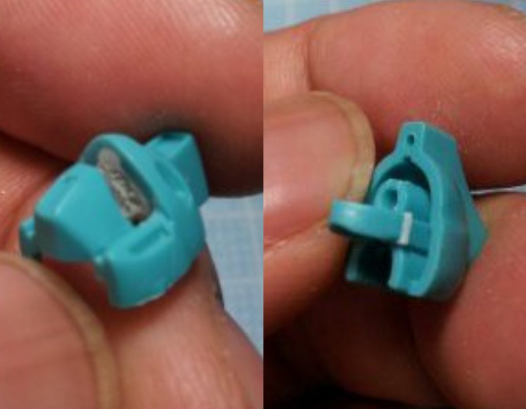 頭部センサー部を前に出し、目上側のスキマも埋めました。